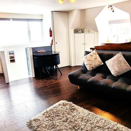 Beautiful Detached 1 Bedroom Apartment Eltham Kültér fotó