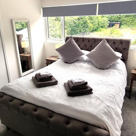 Beautiful Detached 1 Bedroom Apartment Eltham Kültér fotó